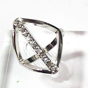 Silvertone/Crystal Diamond Shaped Ring 45015-026